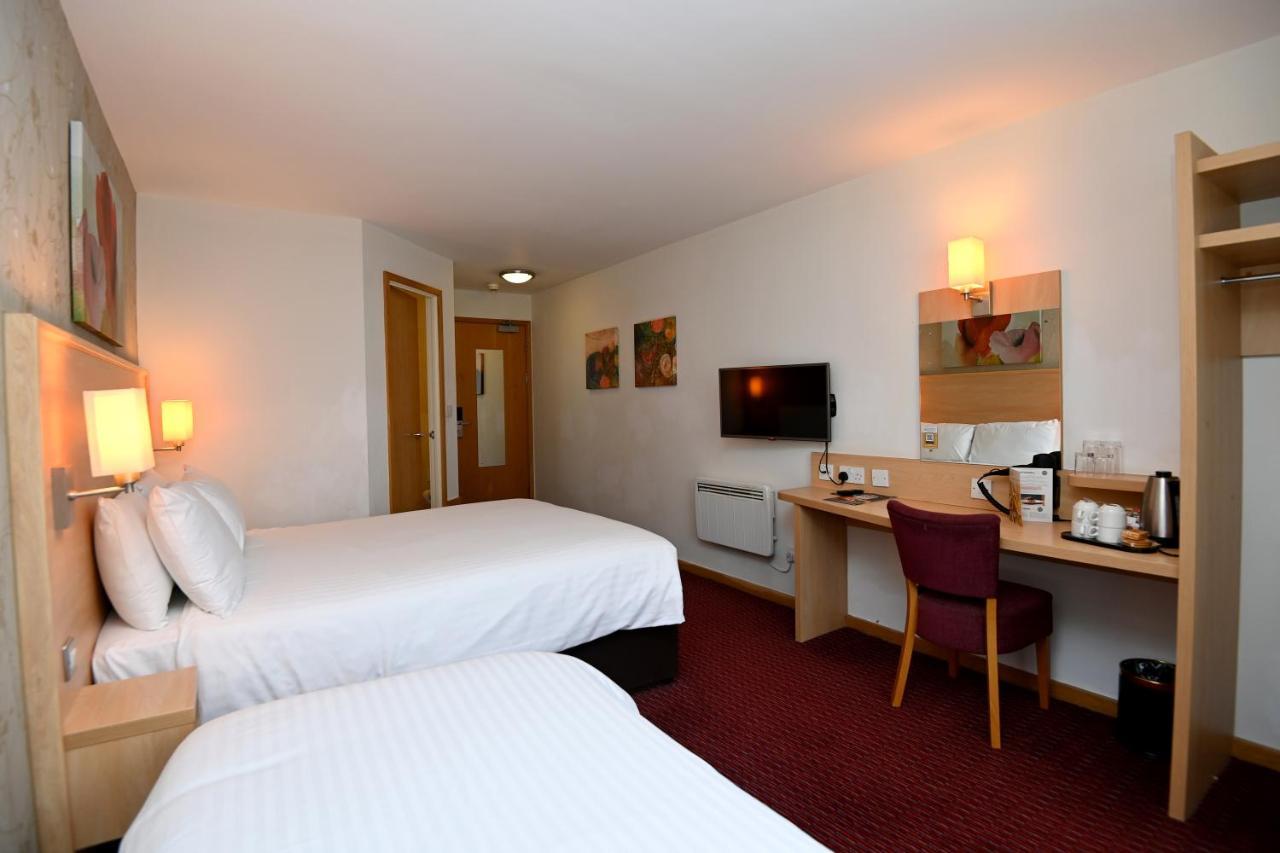 Meadow Farm Redditch By Marstons Inns Exteriér fotografie